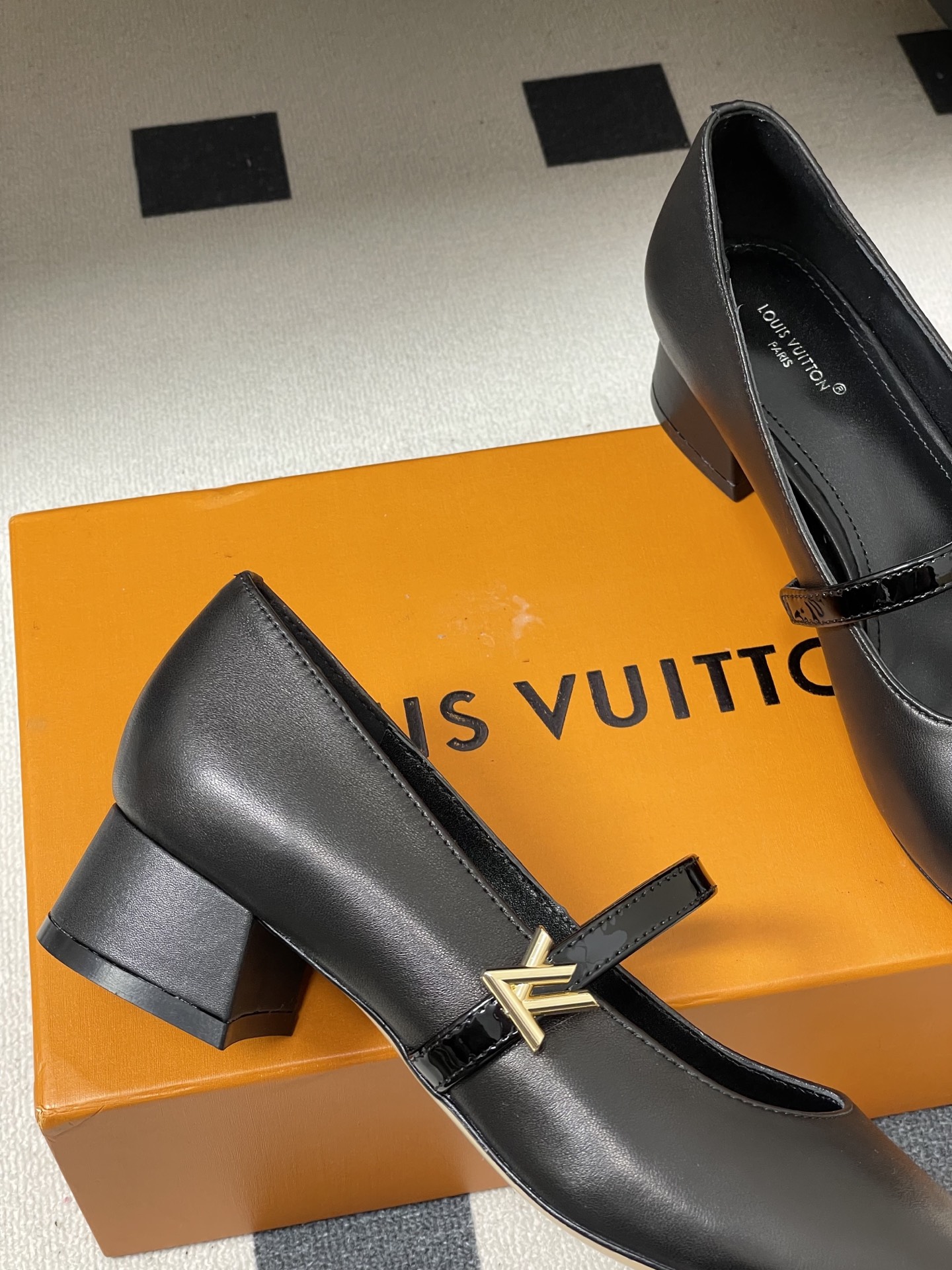 Women's high heels